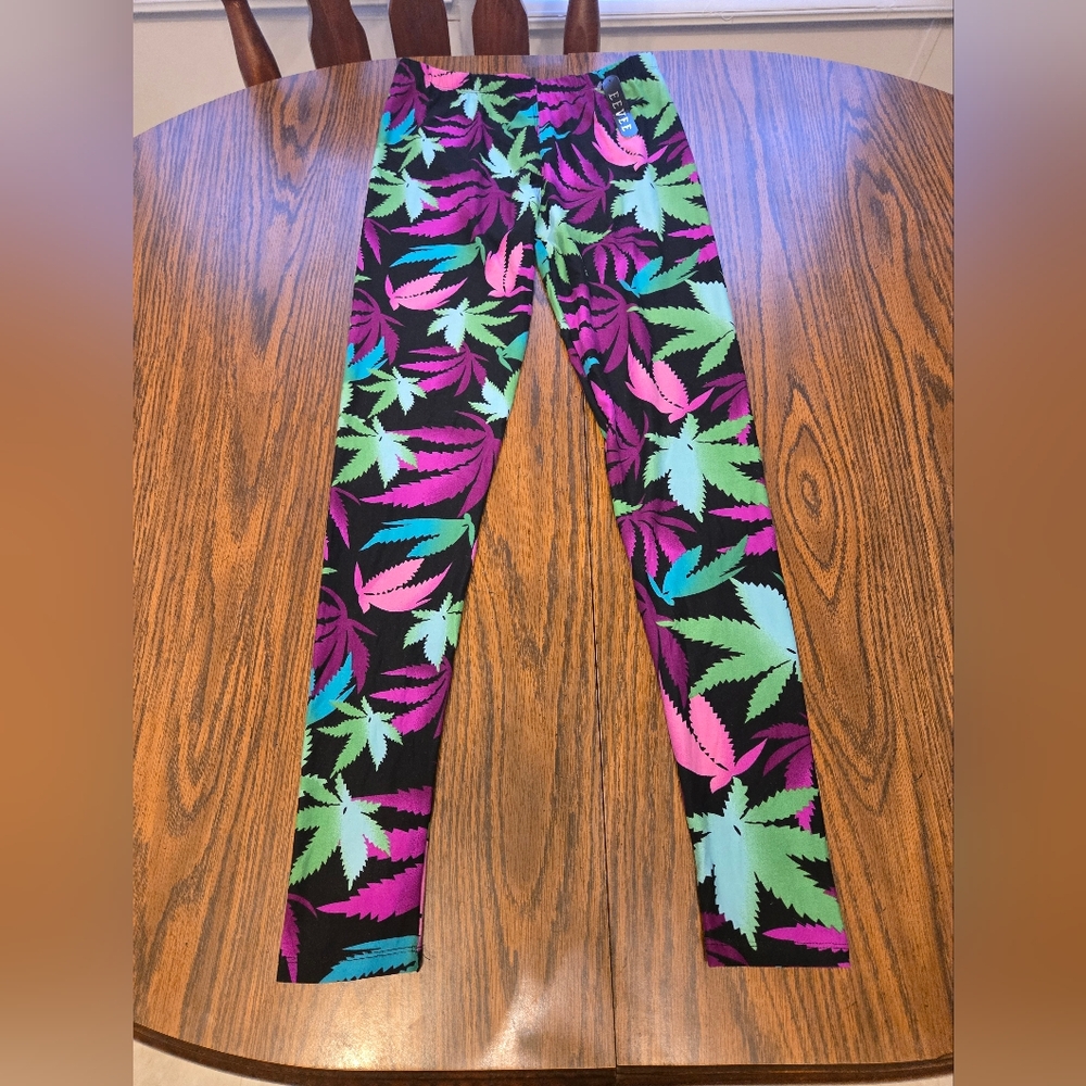 Eevee Leggings NWT